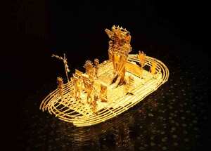 El museo del Oro tiene una importante exposición de piezas de orfebrería y alfarería de culturas indígenas del periodo precolombino de la actual Colombia. Se pueden observar más de 34,000 piezas hechas en oro, 20.000 de objetos líticos, cerámicos, piedras preciosas, y textiles pertenecientes a las culturas Quimbaya, Calima, Tayrona, Zenú, Muisca, Tolima, Tumaco, Magdalena, entre otros.