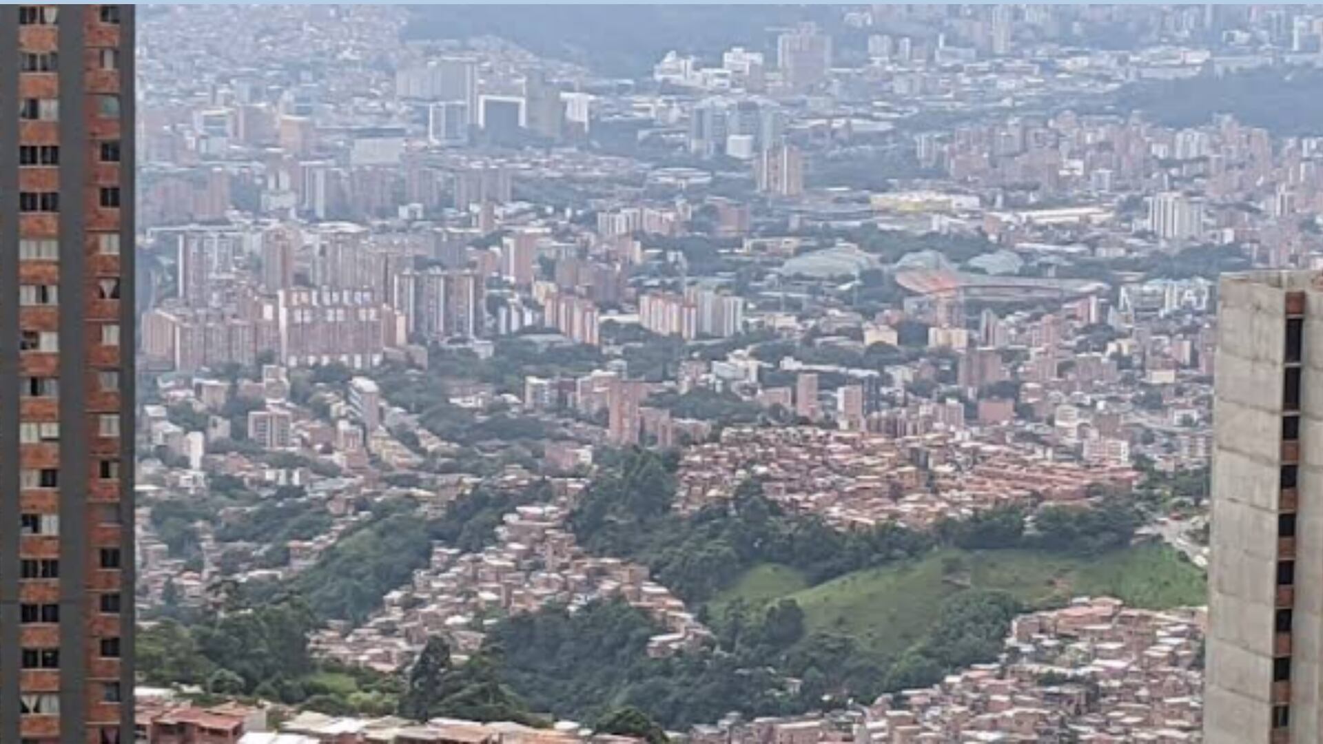 Panorámica del barrio Robledo, en el noroccidente de Medellín, uno de los sectores que registra algunos de los arriendos más económicos de la ciudad en 2026.