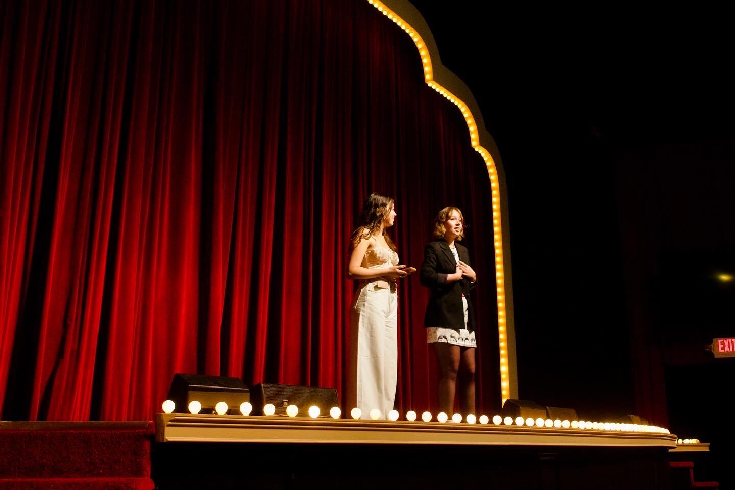 Sus obras han sido premiadas internacionalmente