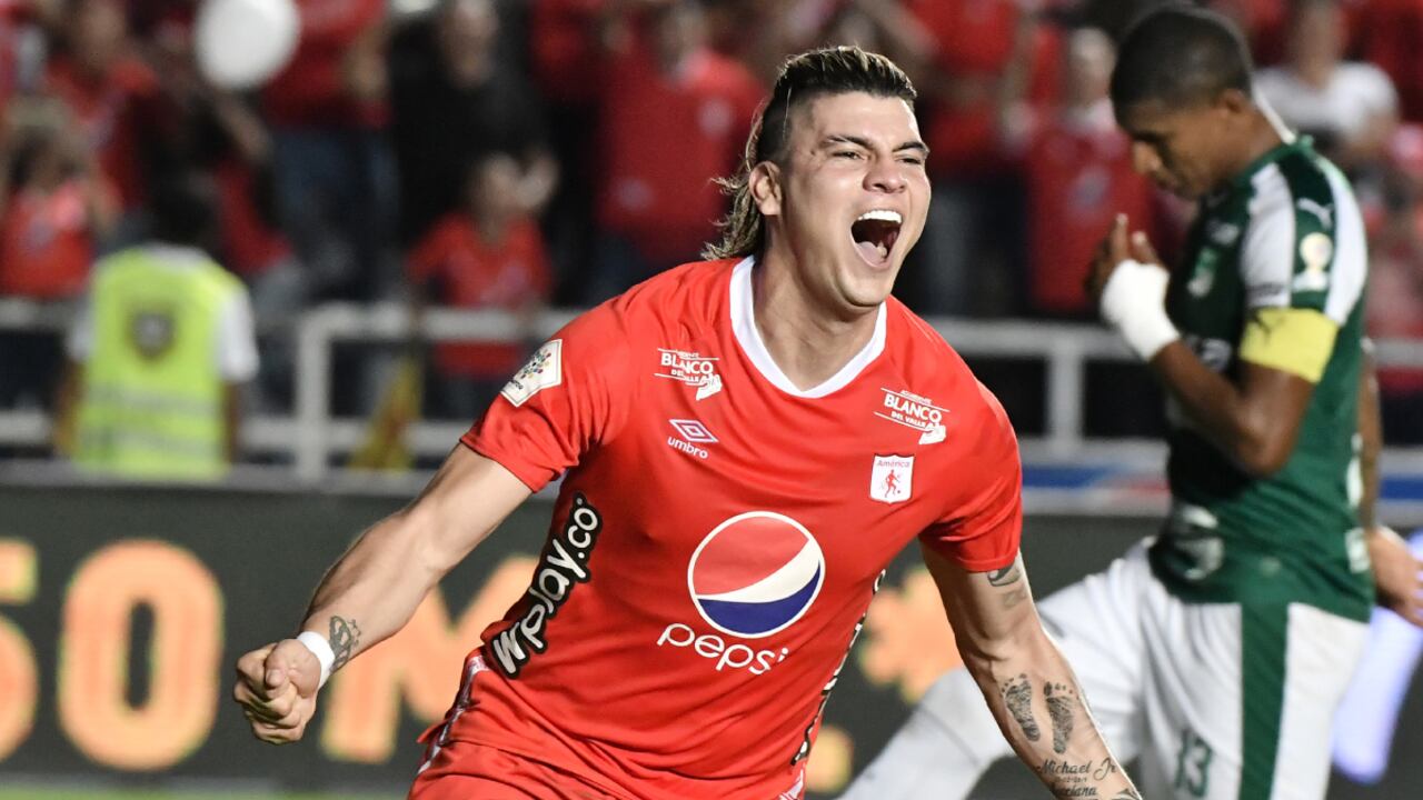En su primer ciclo con el escarlata ganó un título de liga.