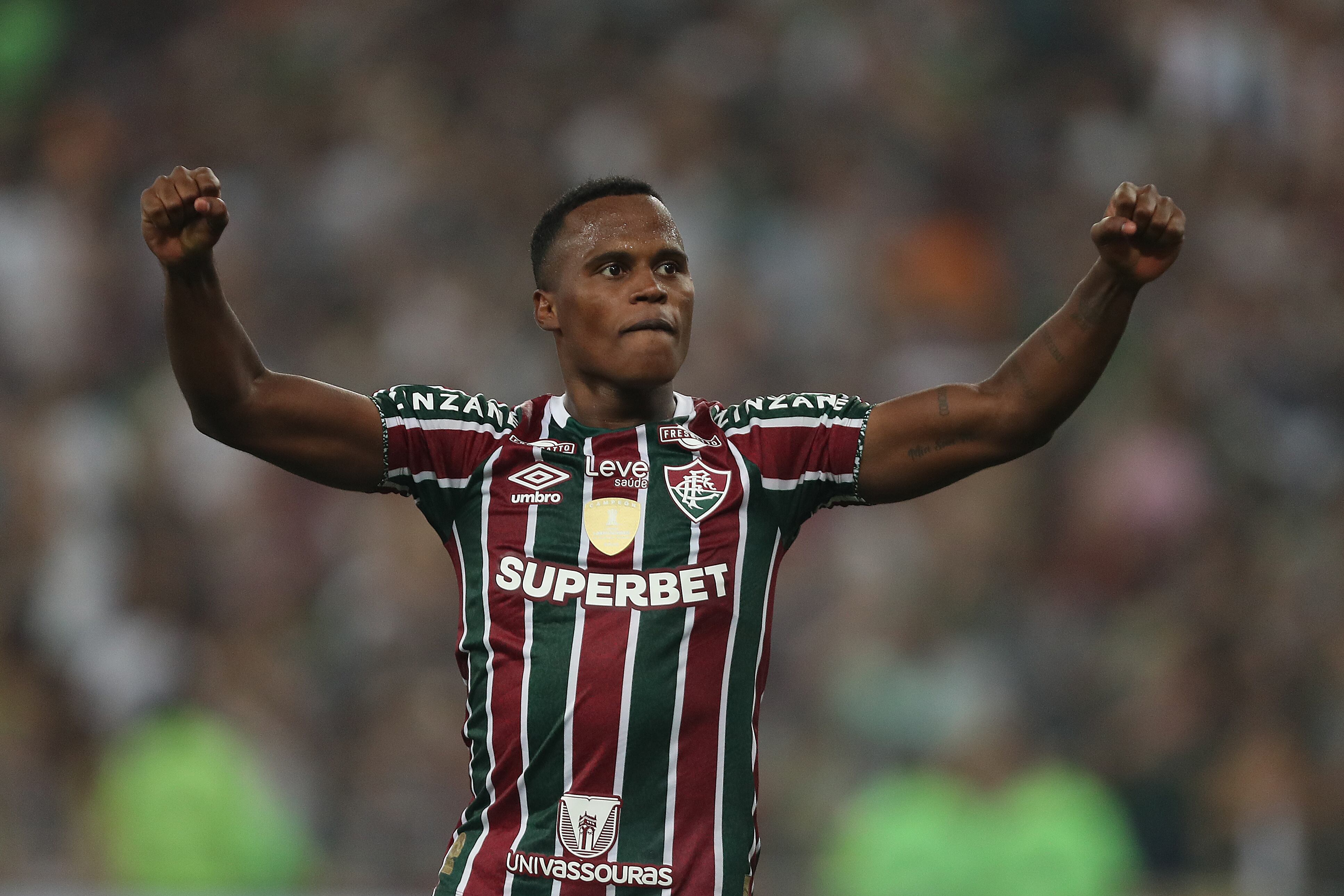 RIO DE JANEIRO, BRAZIL - AUGUST 20: Jhon Arias of Fluminense celebrates winning the match at the end of the Copa CONMEBOL Libertadores match between Fluminense and Gremio at Maracana Stadium on August 20, 2024 in Rio de Janeiro, Brazil. (Photo by Wagner Meier/Getty Images)