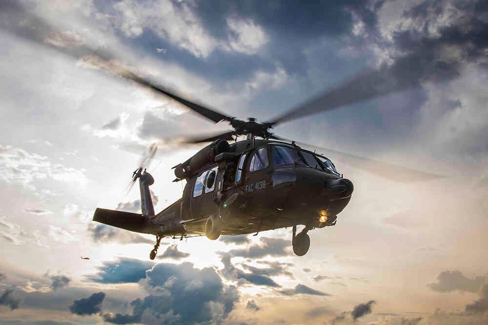 Un vuelo en un helicóptero Black Hawk cuesta cerca de 700.000 pesos por minuto.