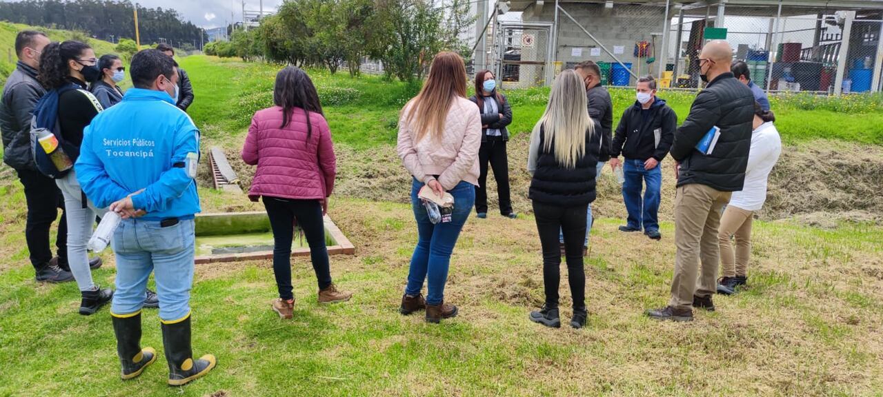 Los asistentes a la jornada de benchmarking en el Parque Industrial Gran Sabana conocieron de cerca el tratamiento de aguas de esta industria.