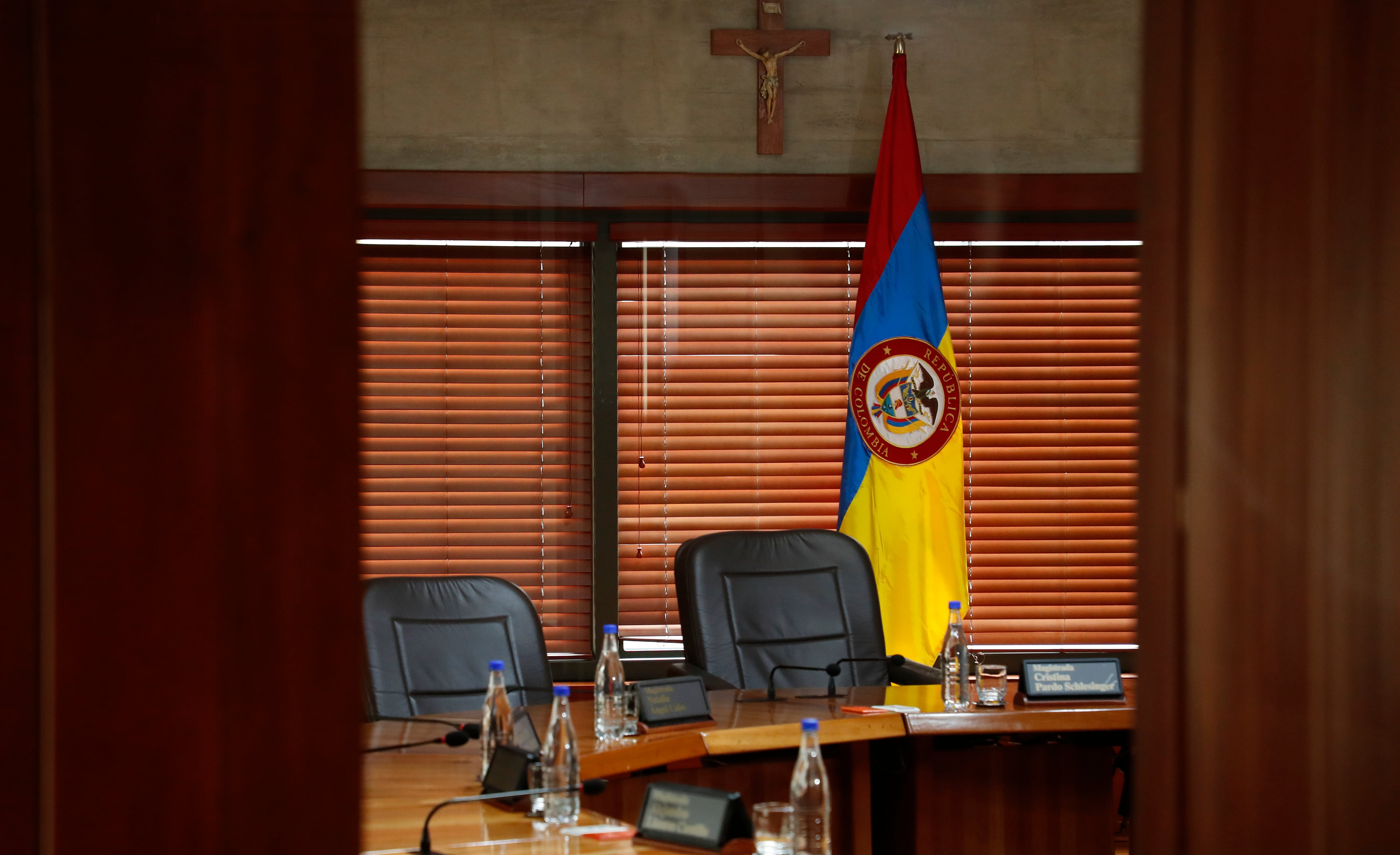 Sala Plena Corte Constitucional de Colombia
Magistrados
Natalia Angel Cabo 
Jose Fernando Reyes Cuartas 
Gloria Stella Ortiz Delgado 
Antonio Jose Lizarazo Ocampo
Cristina Pardo Schlesinger presidenta
Alejandro Linares Cantillo
Diana Fajardo Rivera 
Jorge Enrique Ibañez Najar
Paola Andrea Meneses Mosquera 
Bogota junio 14 del 2022
Foto Guillermo Torres Reina / Semana