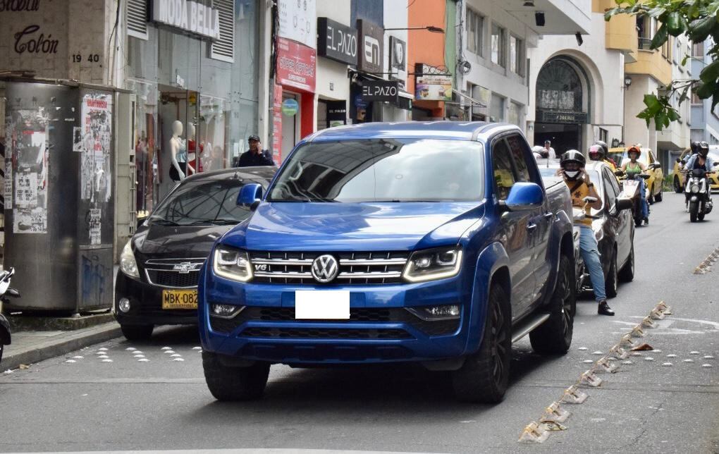 Este pago deben hacerlo los propietarios de automóviles, motocarros y motocicletas que tengan un cilindraje superior a los 125 centímetros cúbicos