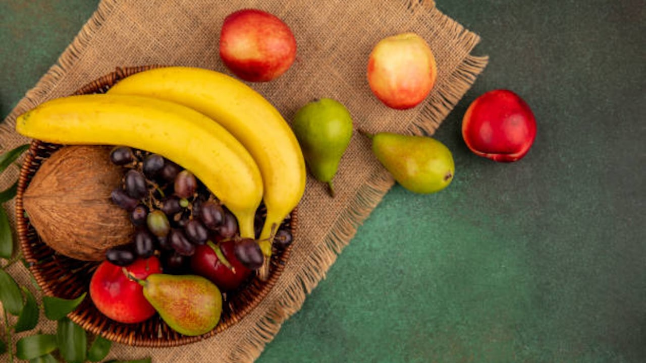 El melocotón, el kiwi, el plátano y la manzana son las frutas más alergias producen.