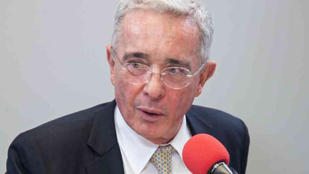 Misión médica habría llegado al Ubérrimo para atender a Álvaro Uribe Velez