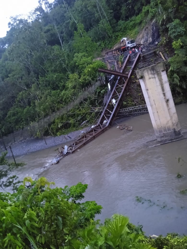 Así quedó la estructura metálica que se había montado sobre los estribos de cemento.