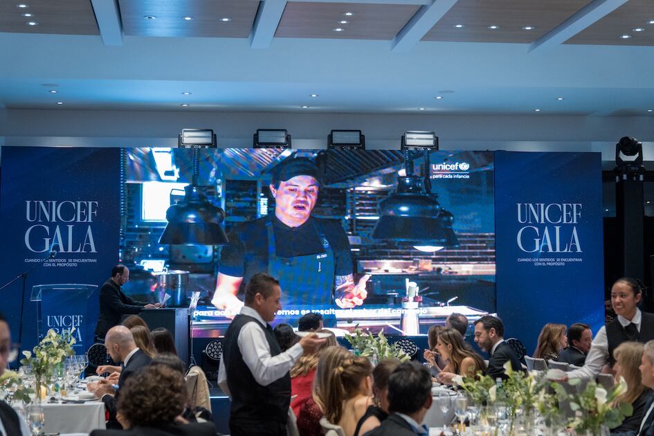 La gala benéfica de Unicef se llevó a cabo el viernes 17 de abril de 2026. El evento busca movilizar apoyo para la niñez y la adolescencia del país, con especial atención a los menores afectados por la emergencia invernal en Córdoba.