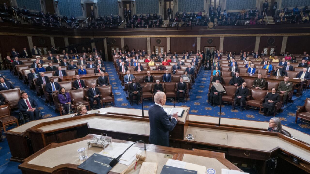 Biden se dirige al Congreso en el segundo Discurso del Estado de la Unión de su mandato.