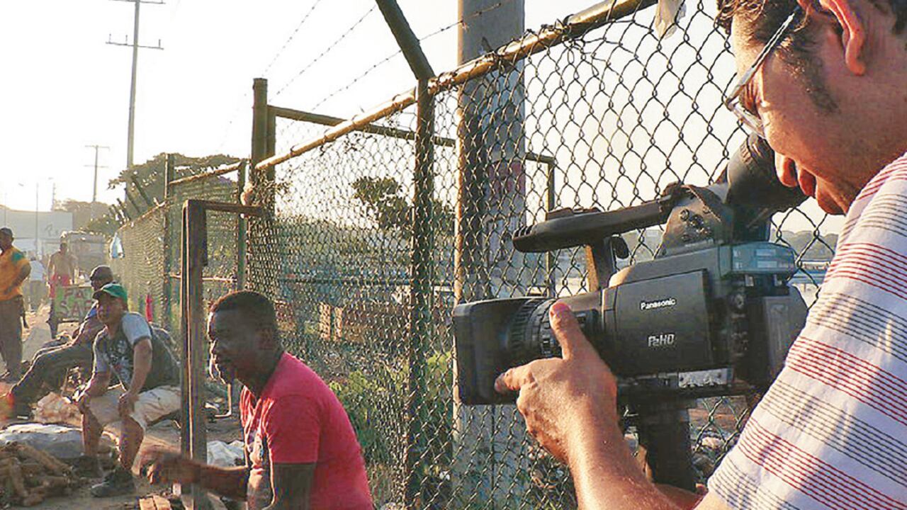 Por su documental ‘Agrópolis’, que trata el tema del origen de la comida en Colombia, Emiro José Mendez ganó en la categoría de mejor crónica y reportaje en televisión.
