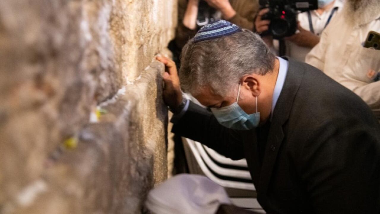Presidente Duque en el Muro de los Lamentos.