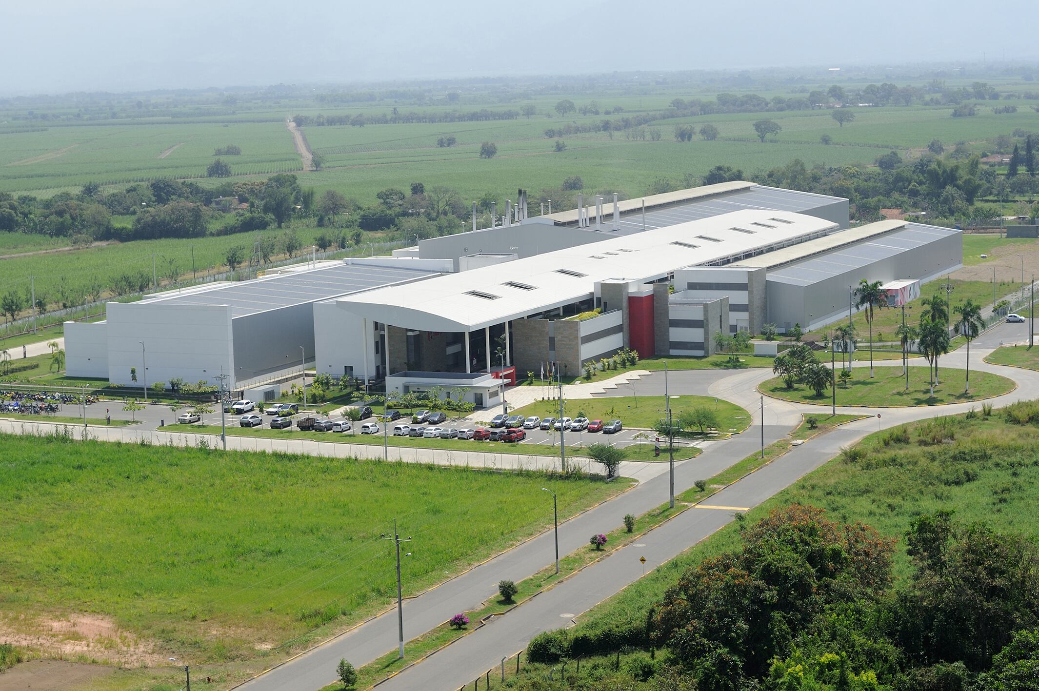 La compañía está presente en 16 países de la región, lo cual refleja su compromiso de mejorar la experiencia del cliente y ampliar su alcance en el mercado.