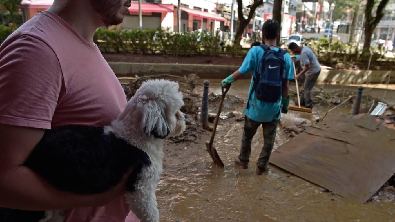 Lluvias en Petrópolis, Brasil, dejan más de 100 muertos.