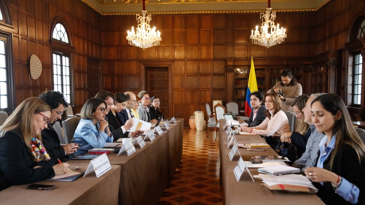 Representantes de los principales gremios económicos se reunieron con altos funcionarios del equipo económico para hablar sobre las estrategias del país frente a la nueva política arancelaria estadounidense.