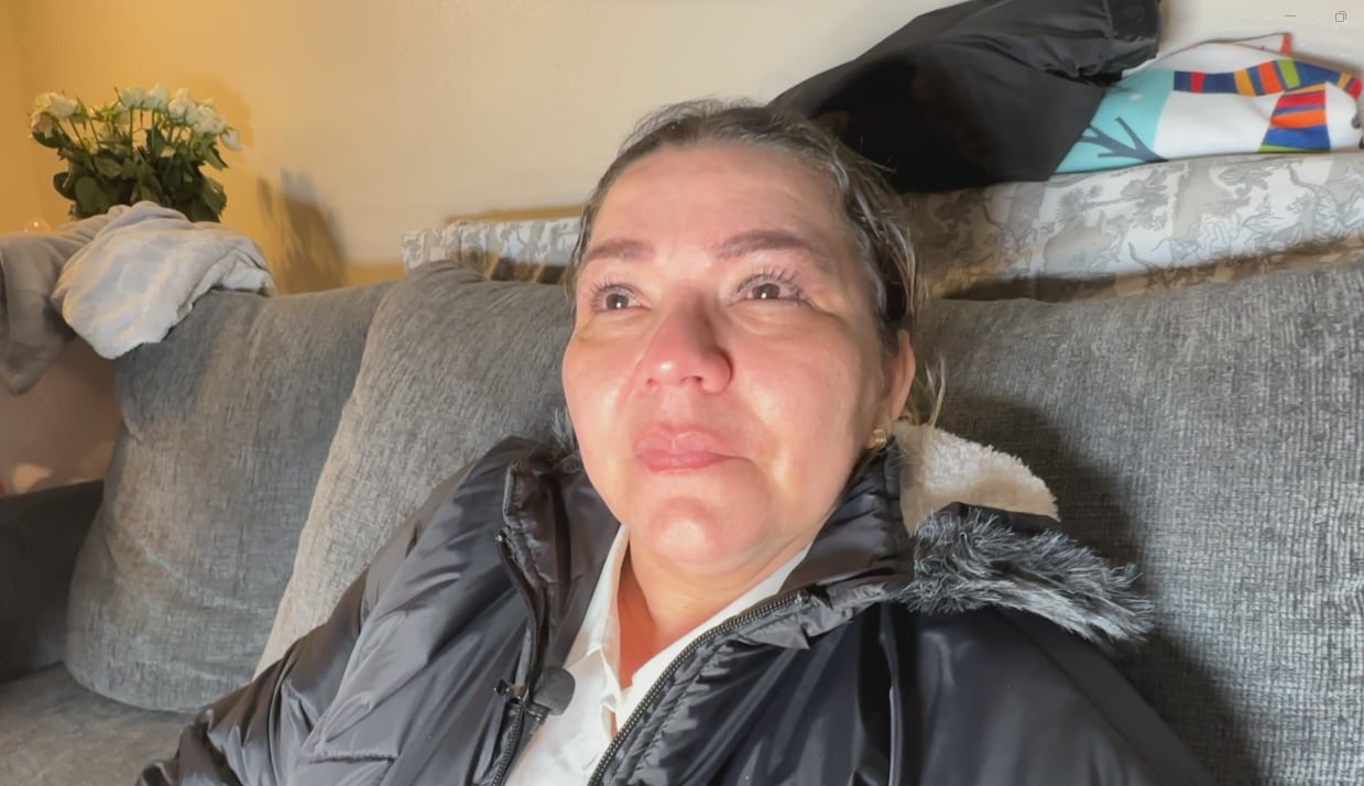 Iris Camargo después del encuentro con su hija en Concord, California, le concede una entrevista a Juan Diego Alvira.