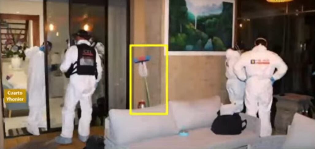 Objetos hallados en la habitación de Jhonier Leal.