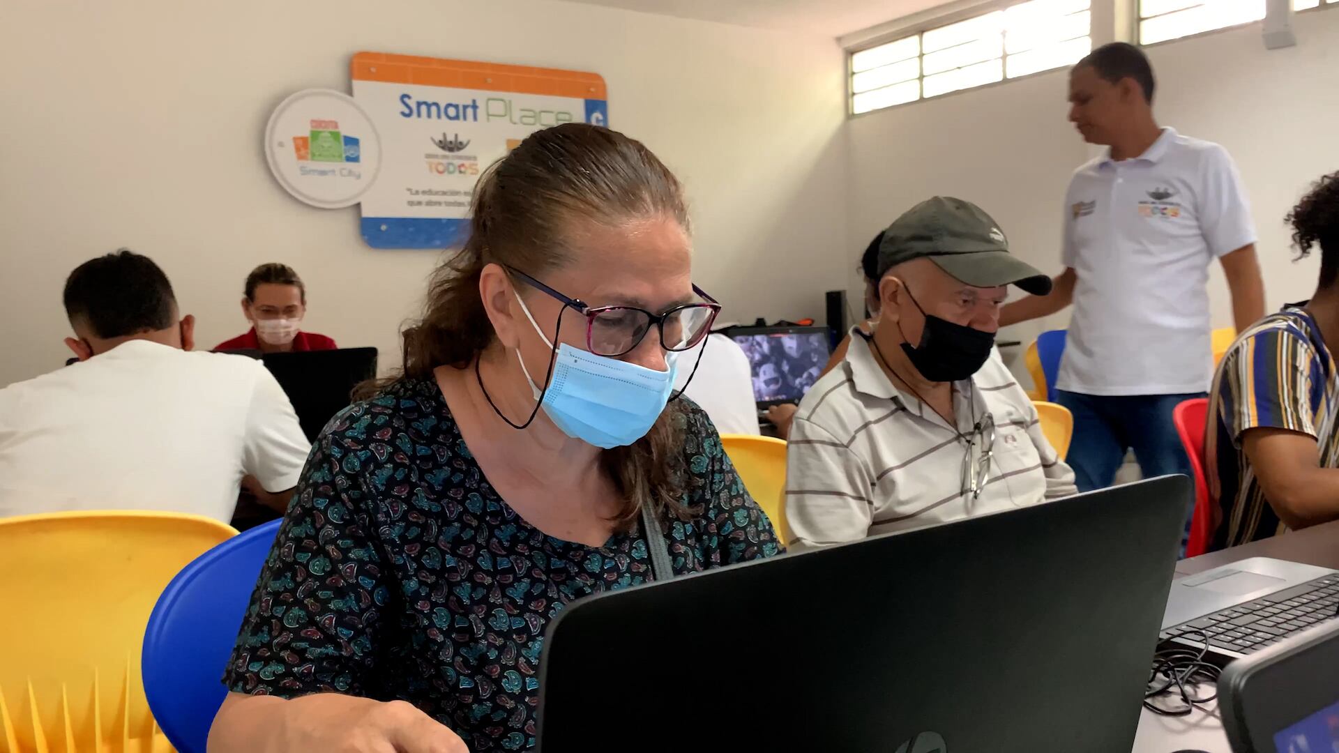 Esto beneficia también a adultos mayores.