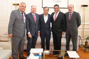 Presidente Gustavo Petro con los presidentes de las altas cortes