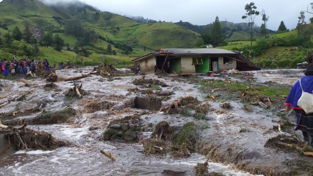 El desbordamiento de varios ríos en Silvia, Cauca, dejó damnificadas a más de 60 familias.