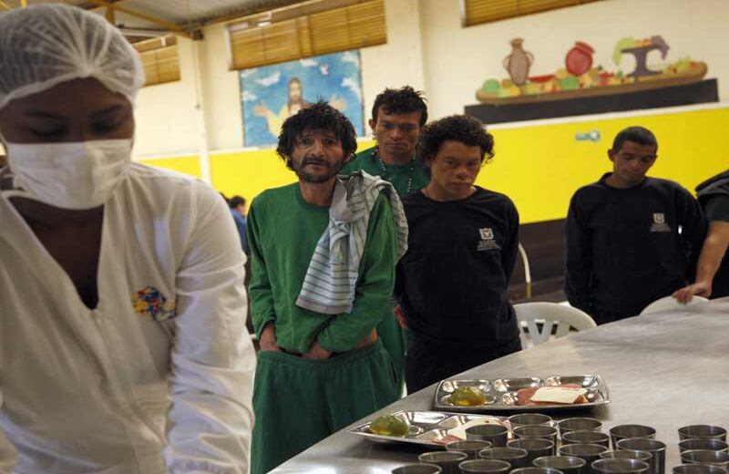 Más de 12.000 raciones de comida fueron entregadas durante los primeros días de la intervención al Bronx.