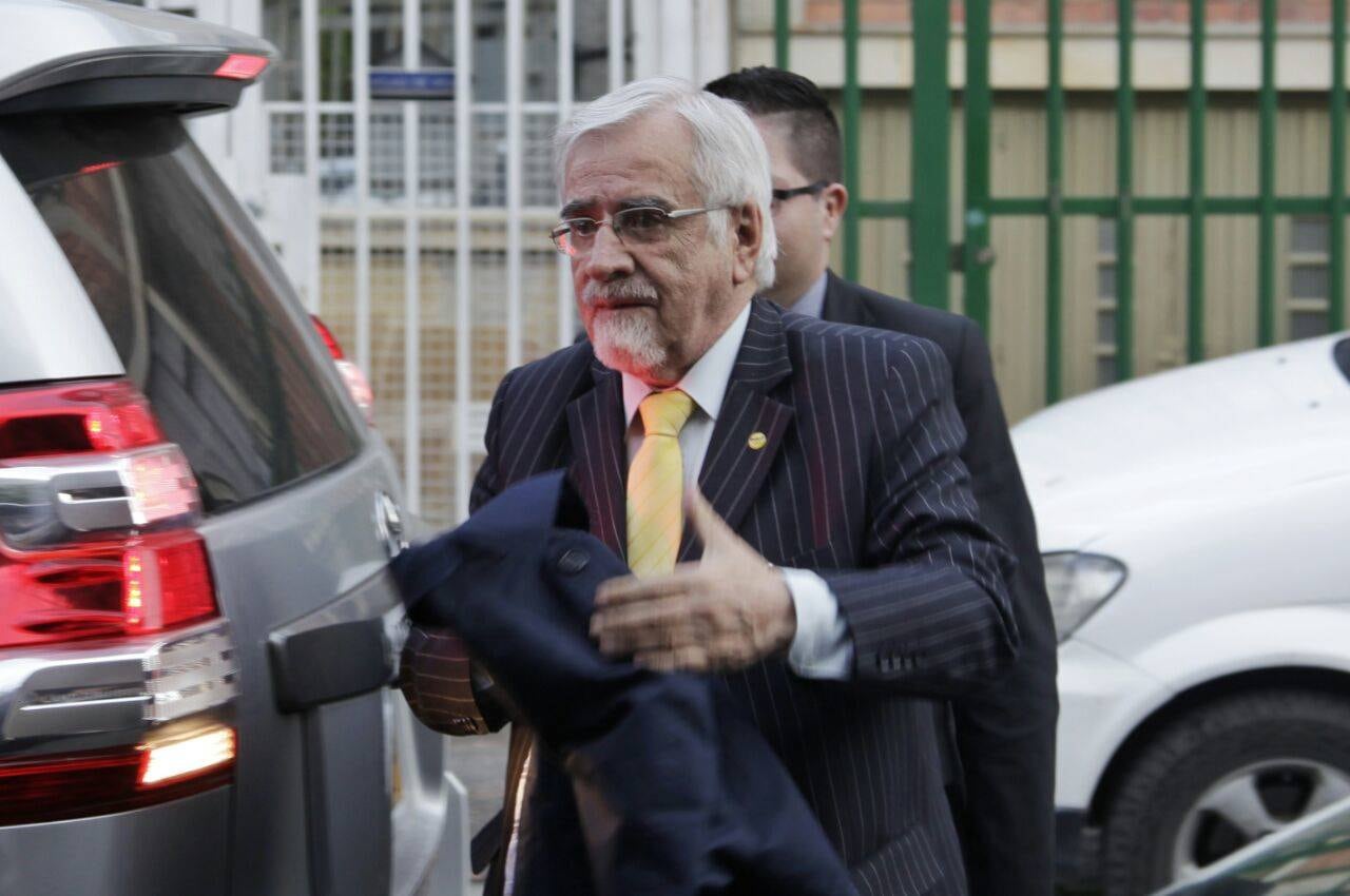 El exrepresentante Germán Navas Talero arremete contra Claudia López.