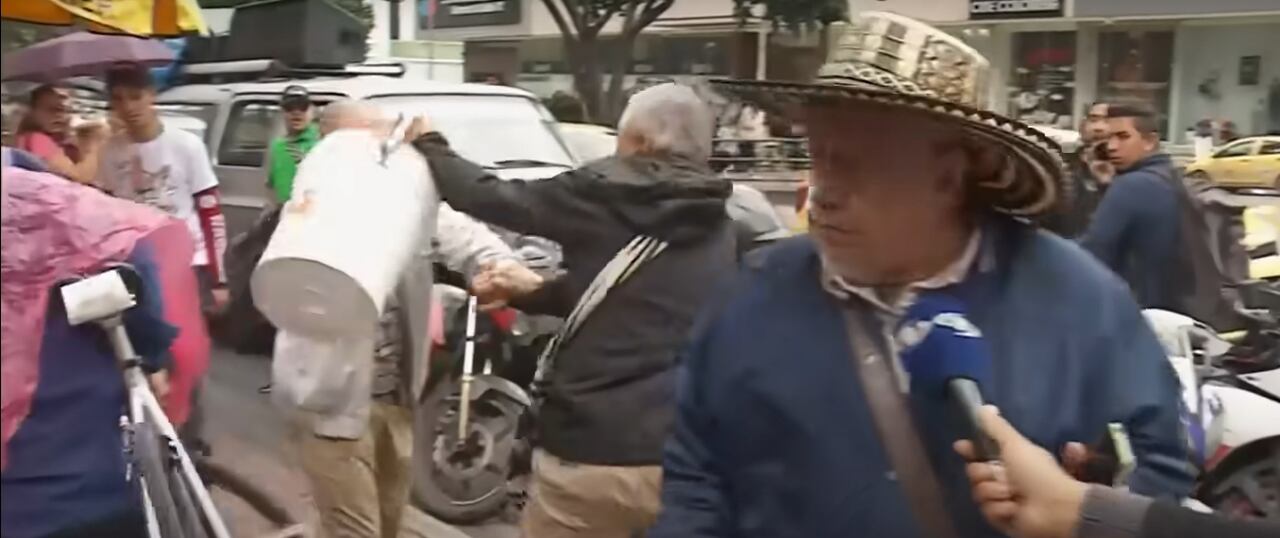 Uno de los maestros denunció que fue agredido.