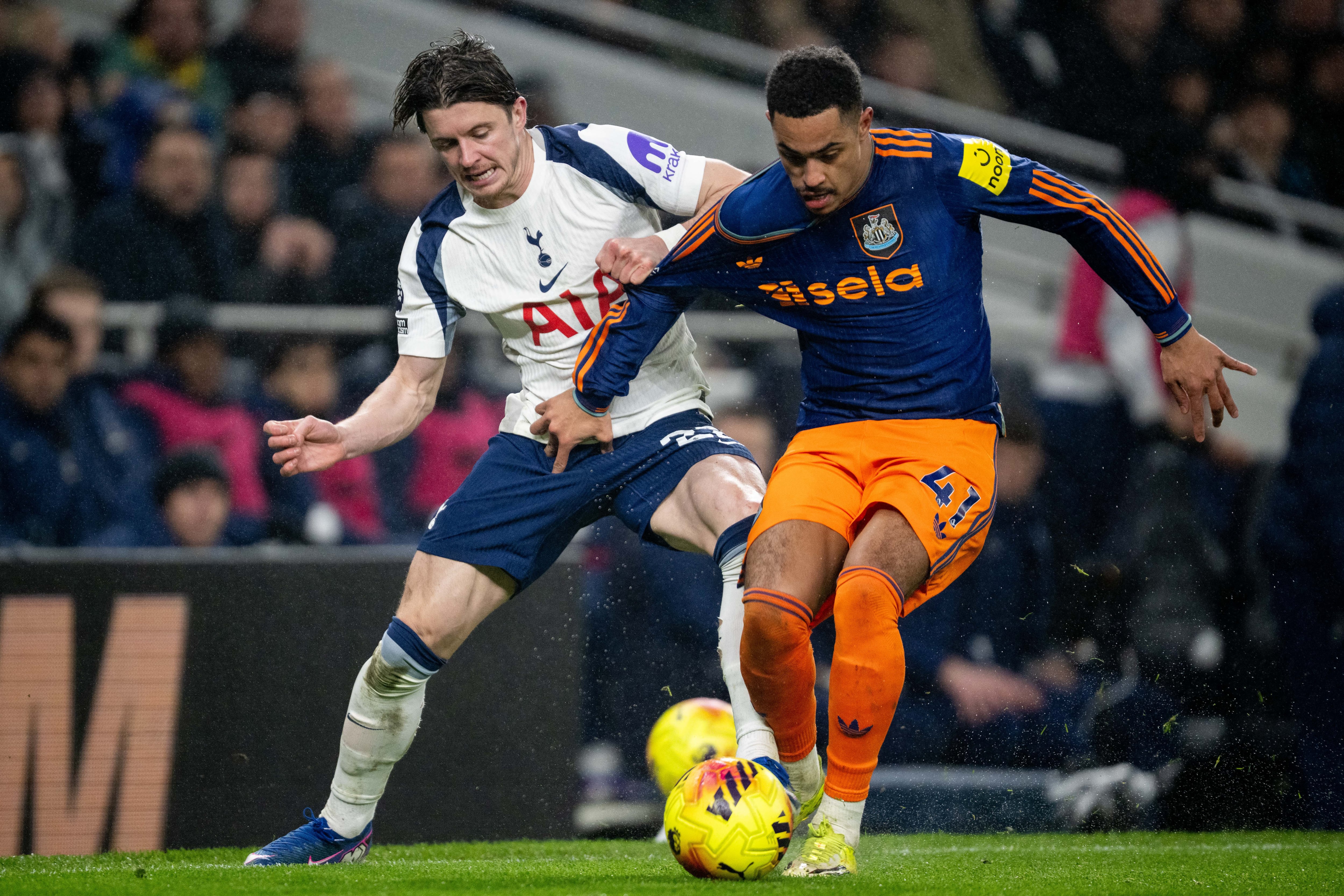 Newcastle vs. Tottenham por Premier League.