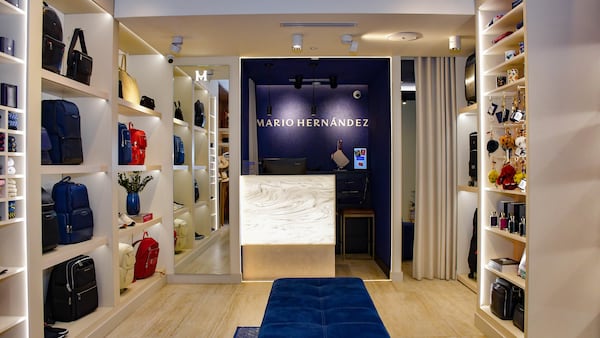 Ahora el beige y el azul serán los colores predominantes en las tiendas Mario Hernández del país.