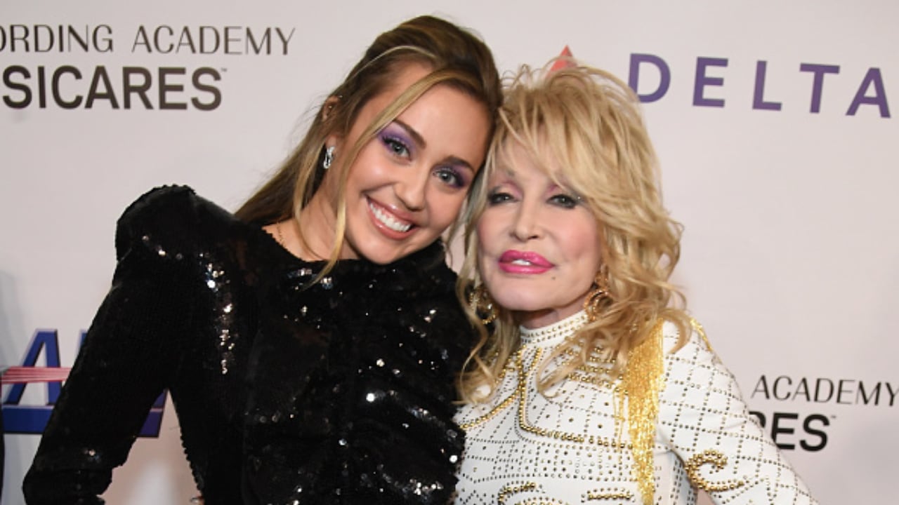 Miley Cyrus dedicó especiales palabras tras la muerte de Dolly Parton.