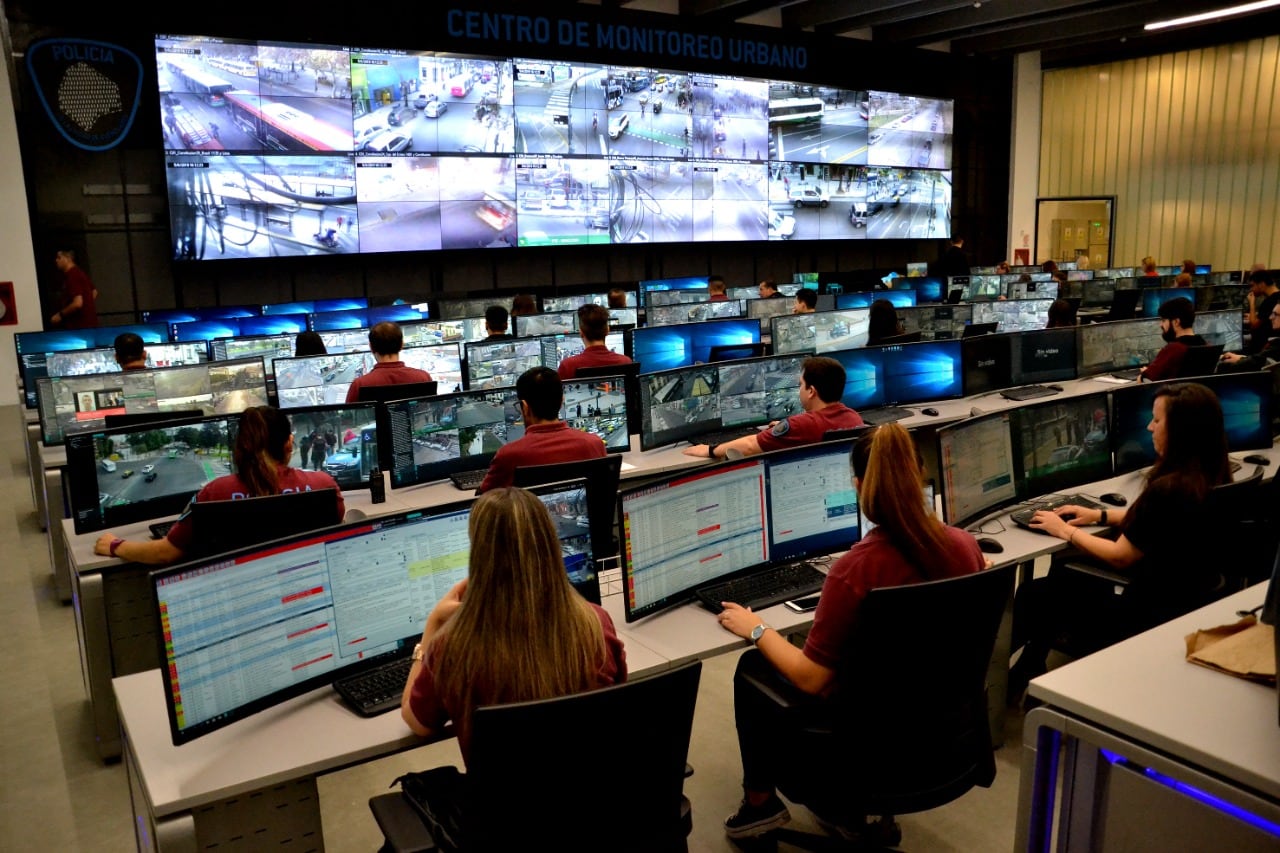 El Centro de Monitoreo Urbano (CMU) de la Policía de la Ciudad (Buenos Aires) reveló que detectó 35.355 sucesos, entre delitos, contravenciones y hechos referidos a la seguridad pública en el año 2022,