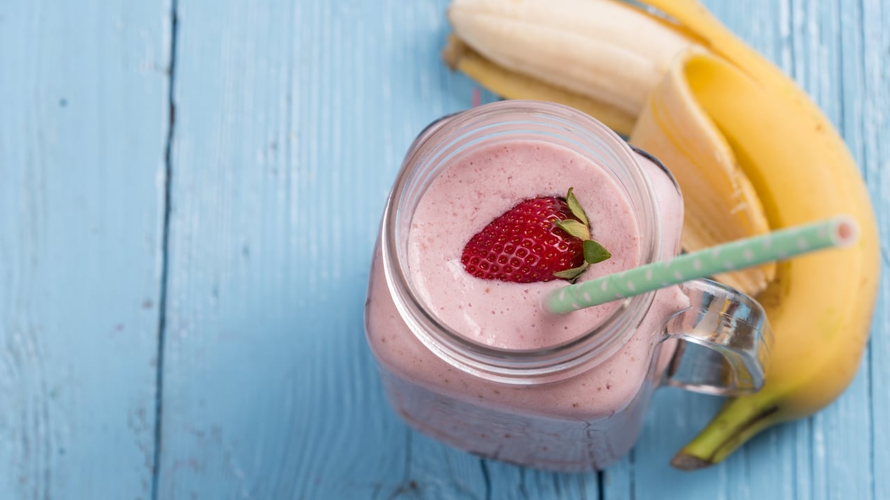 Batido de banano con fresas