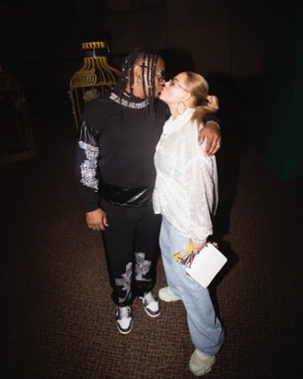 Shujam Valdiri y su esposo