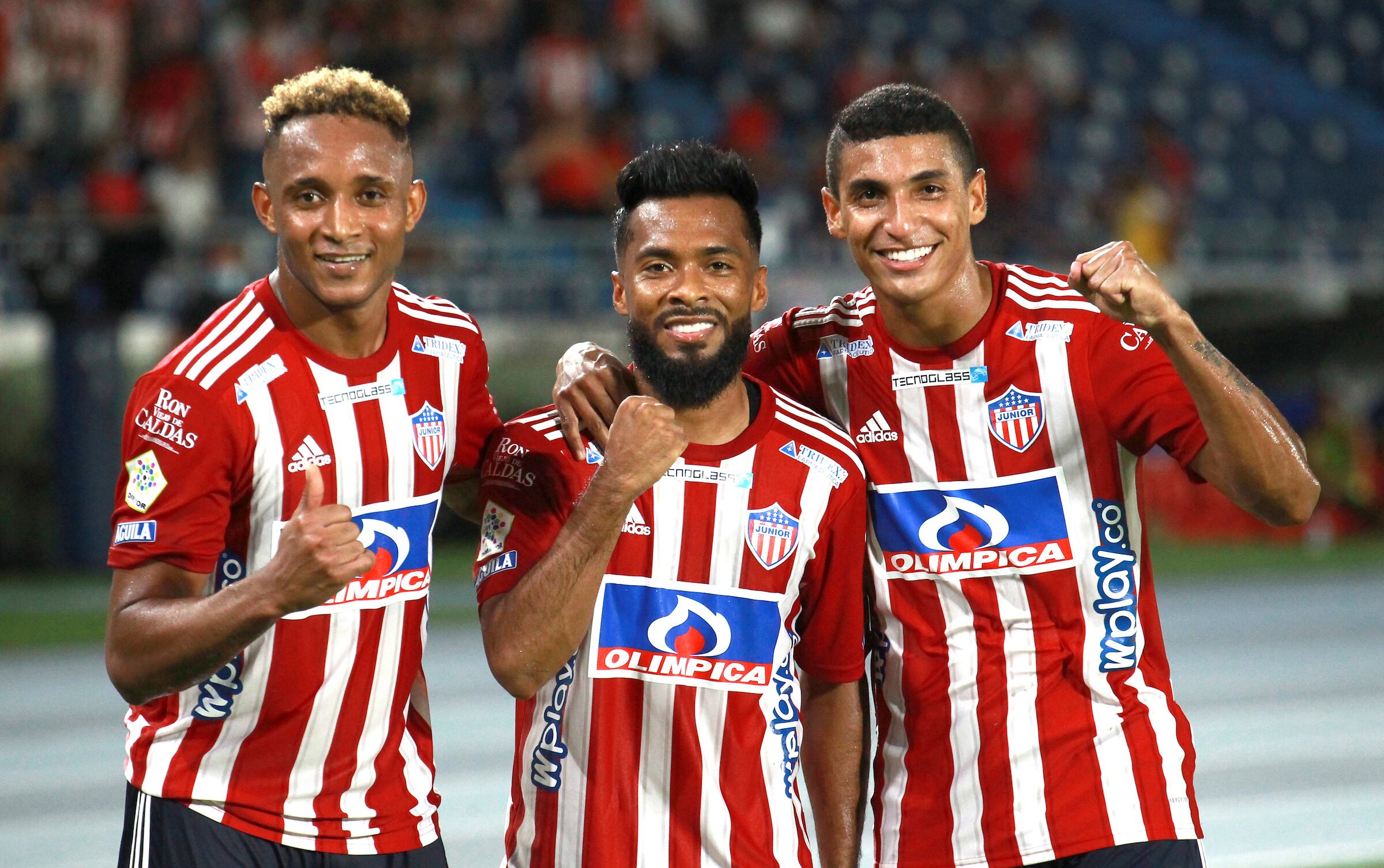 BARRANQUILLA  - COLOMBIA, 02-04-2022:Luis González del Atlético Junior  celebra su gol contra Alianza Petrolera  durante partido por la fecha 14 entre Atlético Junior  y Aianza Petrolera  como parte de la Liga BetPlay DIMAYOR I 2022 jugado en el estadio Metropolitano Roberto Melendez de Barranquilla. /Luis Gonzalez of Atletico Junior   celebrates after scoring a goal  agaisnt of Alianza Petrolera  during match for the date 14 between Atlético Junior and Alianza Petrolera as part BetPlay DIMAYOR League I 2022 played at Metropolitano Roberto Melendez stadium in Barranquilla. Photo: VizzorImage / Jesús Rico / Contribuidor