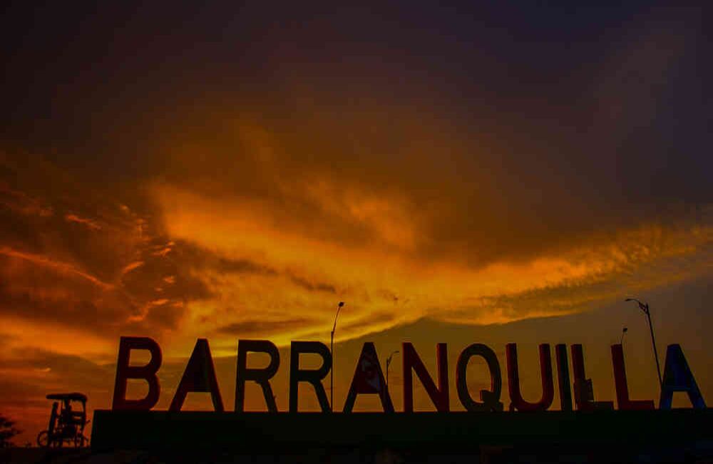 Atardecer en La Puerta de Oro de Colombia.