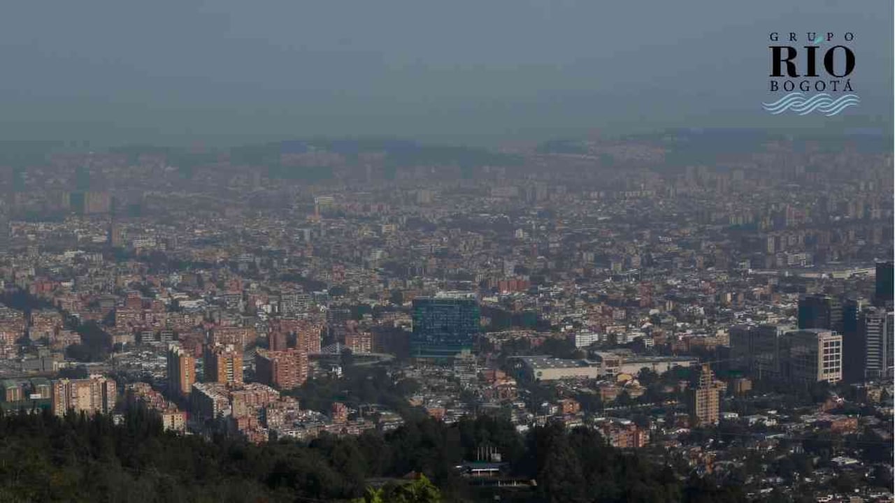 Por la mala calidad del aire, de acuerdo con un informe de Planeación Nacional, en Bogotá, cada año, pierden la vida 2.000 personas. Foto: Guillermo Torres.