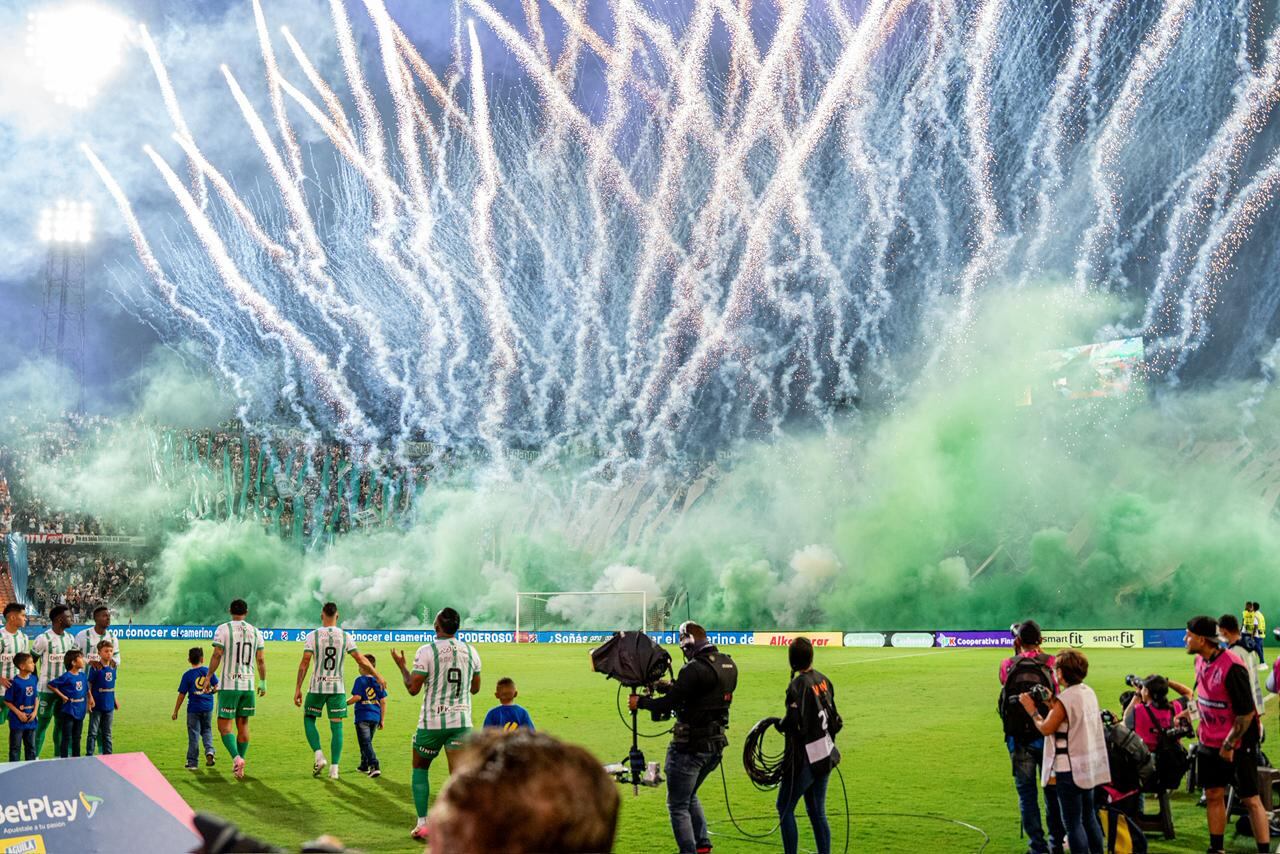 El recibimiento de los hinchas de Atlético Nacional en el clásico antioqueño