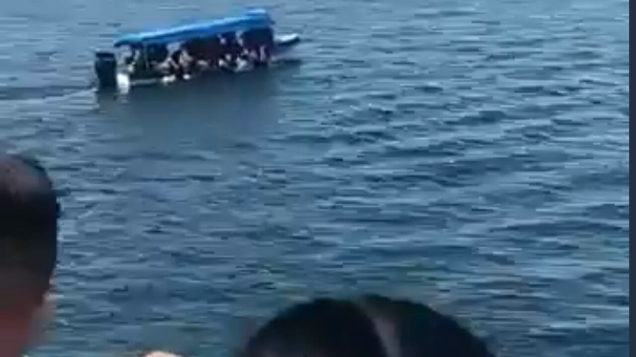 En Guatapé, Antioquia, lancha se volcó con varios turistas a bordo