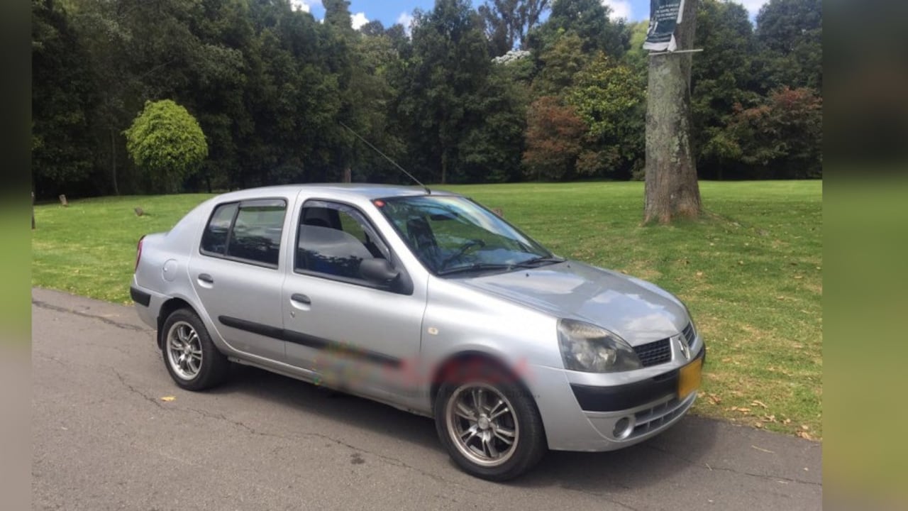 Vehículo abandonado en Chapinero e involucrado en los homicidios.