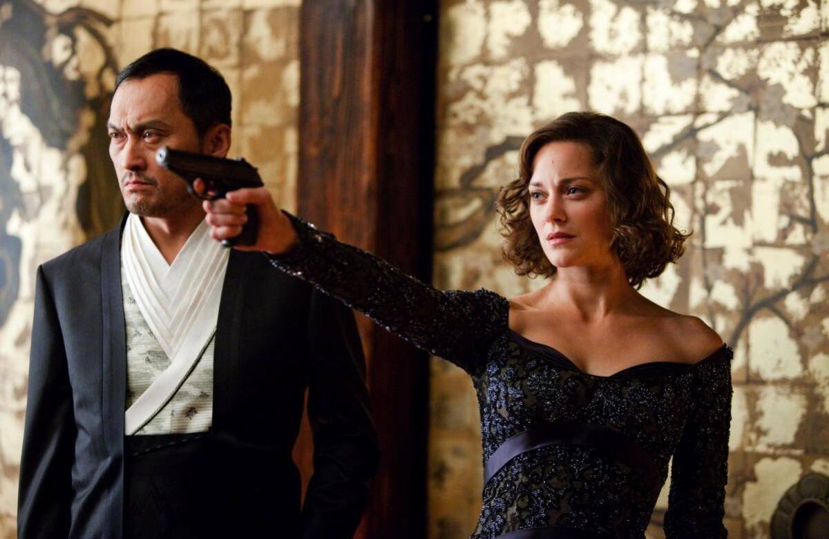 ‘El Origen’ (2010) Ganadora de cuatro Premios Óscar  y tres BAFTA cuenta la historia de un hombre experto en apropiarse de los secretos del subconsciente ajeno durante el sueño. Su habilidad lo ha hecho un espía cotizado y lo ha condenado a vivir como fugitivo, hasta que surge una oportunidad para escapar. 