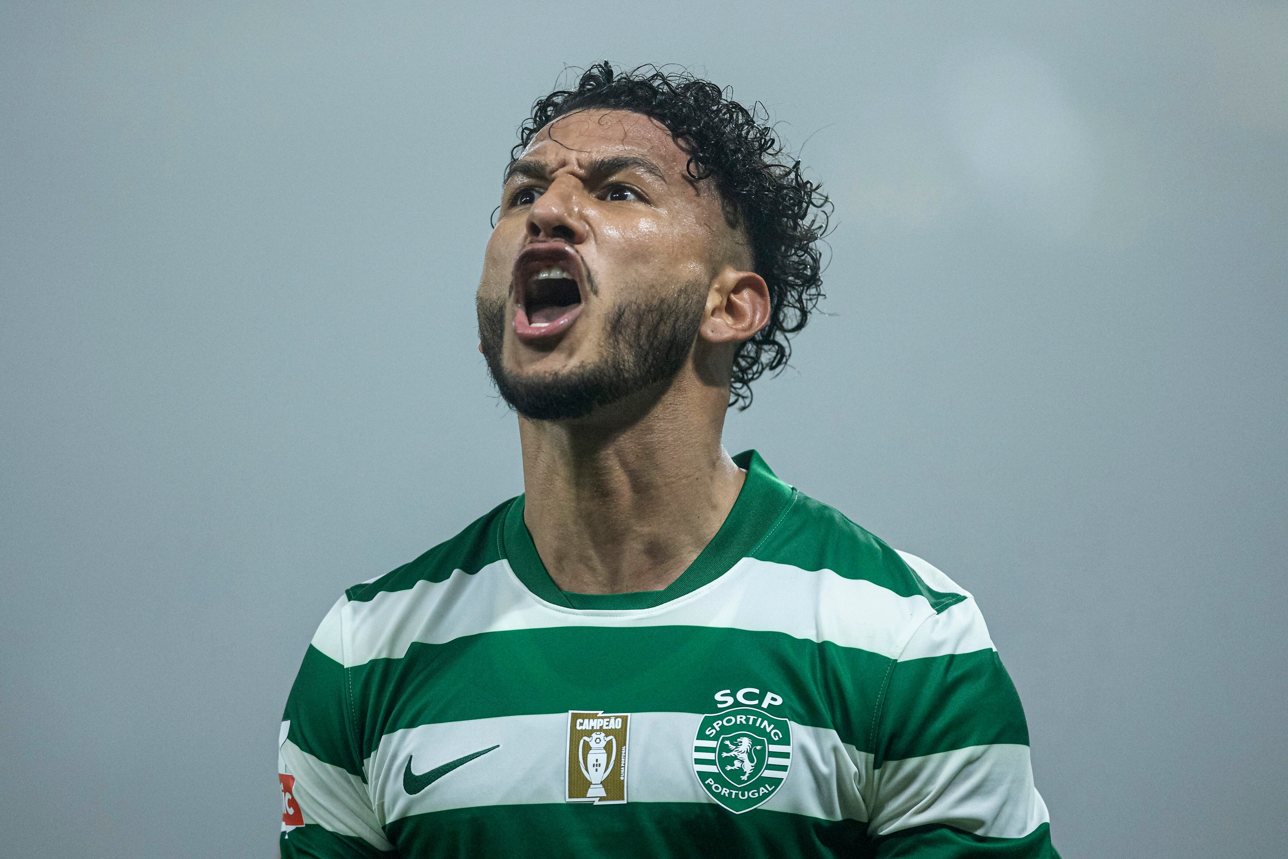 PORTO, PORTUGAL - FEBRUARY 9: Luis Suárez of Sporting CP celebrates after scoring his team's first goal during the Primeira Liga match between FC Porto and Sporting CP at Estadio do Dragao on February 9, 2026 in Porto, Portugal. (Photo by Joao Bravo/Sports Press Photo/Getty Images)