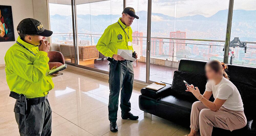     La Policía aseguró que cuenta con las pruebas para demostrar que las diez personas, entre familiares y amigos de alias Fritanga, que fueron capturadas en los últimos días, habrían prestado sus nombres para que el exmafioso ocultara millonarias propiedades que habrían sido adquiridas con dineros del narcotráfico. 