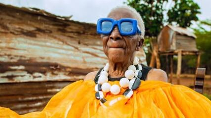 Margret Chola de 85 años, se convirtió en un icono de la moda gracias a su nieta, una estilista en Nueva York. Su historia ya recorre todo el mundo.