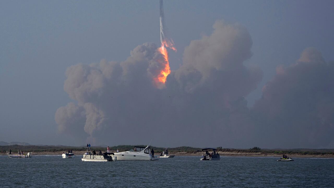 Cohete Starship, de la empresa SpaceX, explotó pocos segundos después de su lanzamiento.
