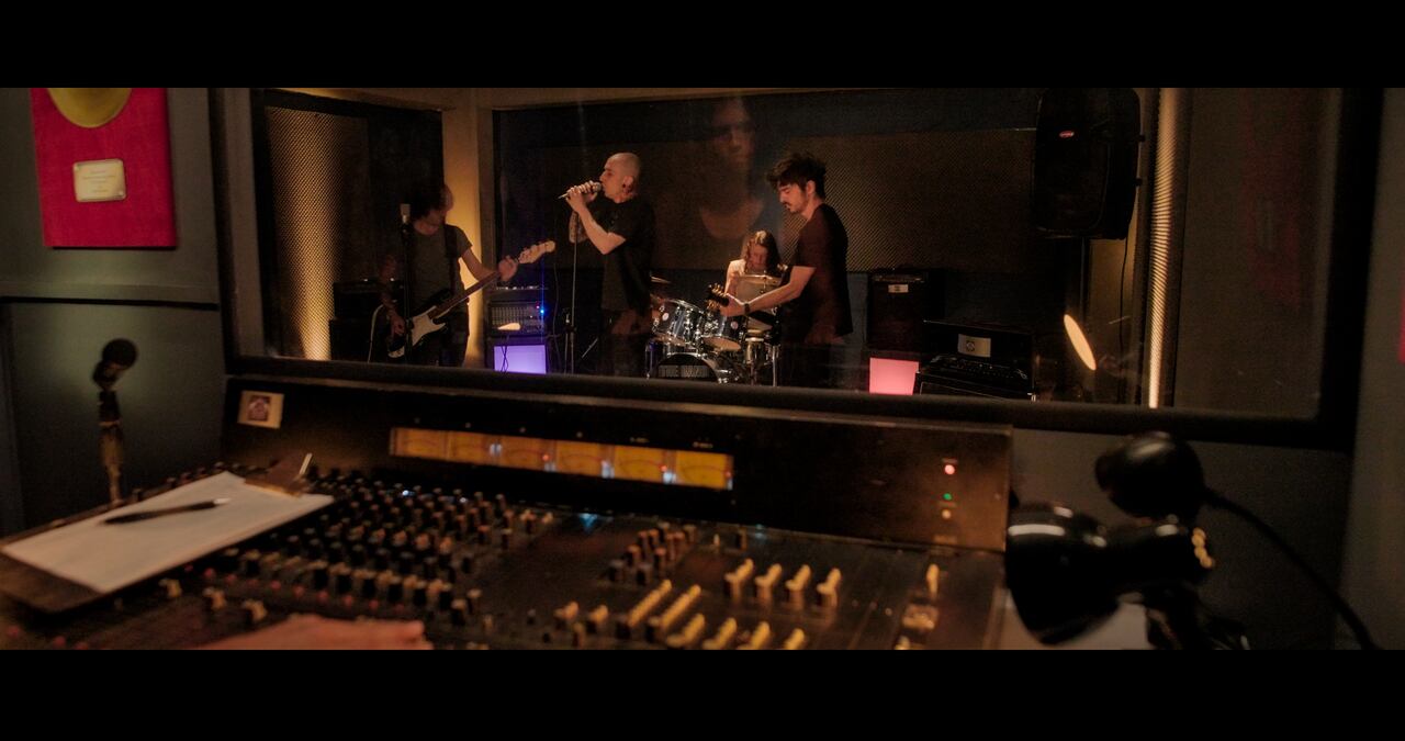 ENEMIGO EN EL ESPEJO