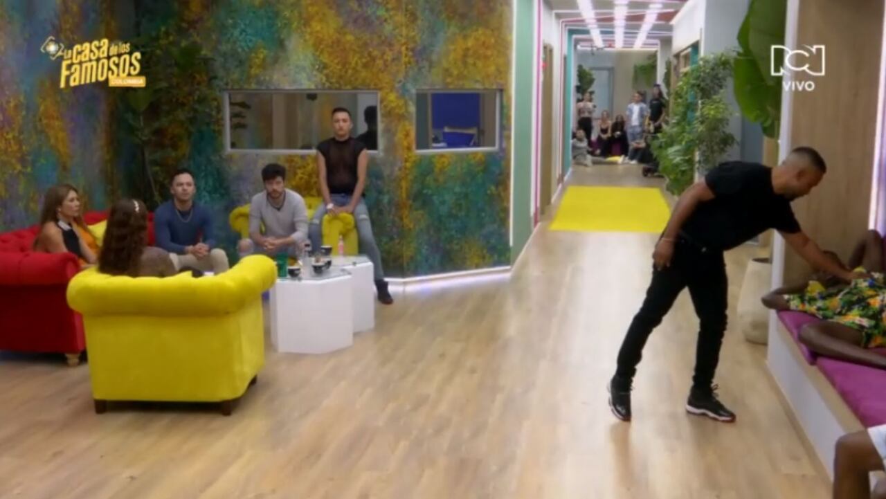 ‘La casa de los famosos’: Karen Sevillano se mostró ‘inquieta’ con la visita de su novio; el hombre buscó a Omar Murillo