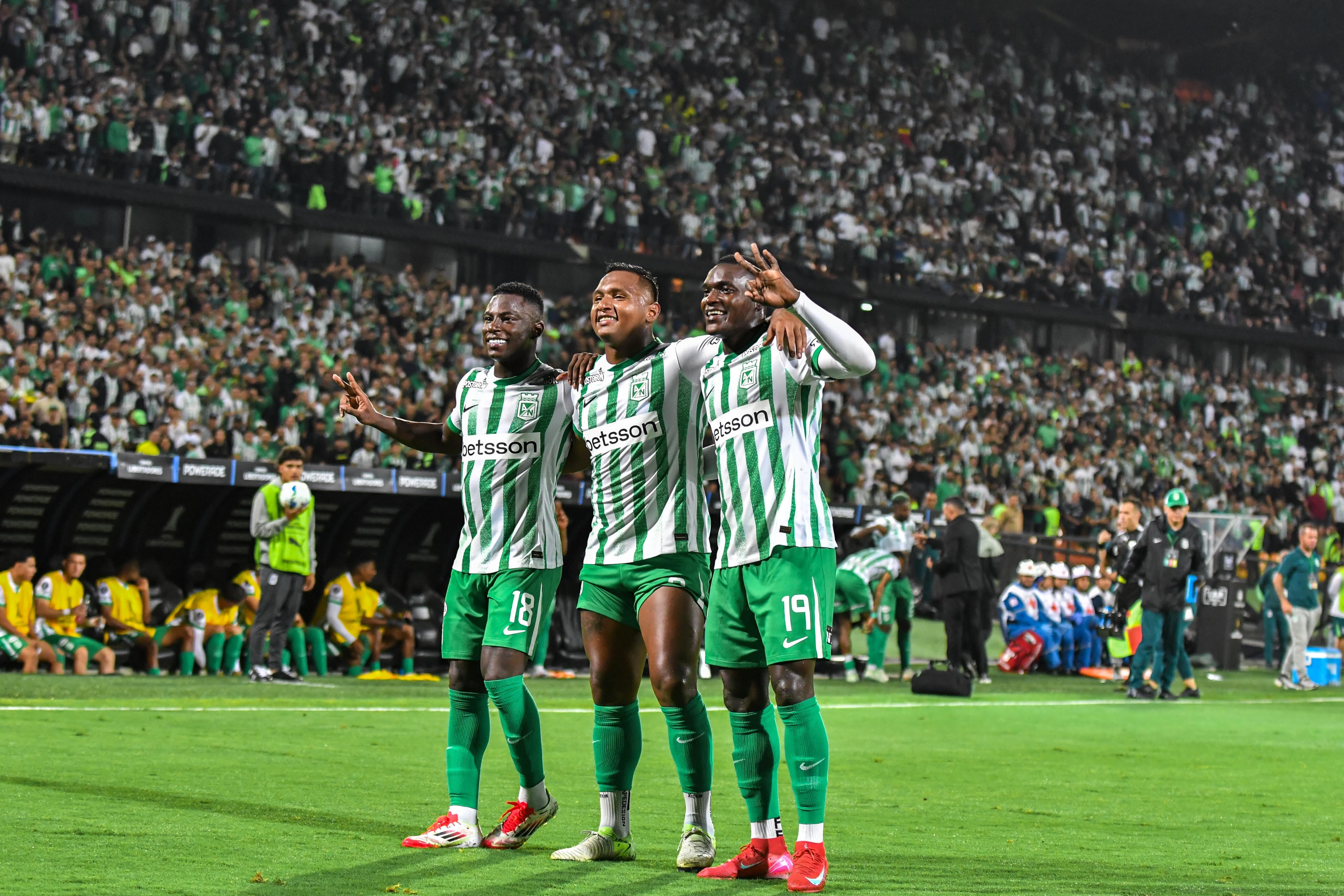 Marino Hinestroza, Alfredo Morelos y Kevin Viveros marcaron los goles de una noche soñada