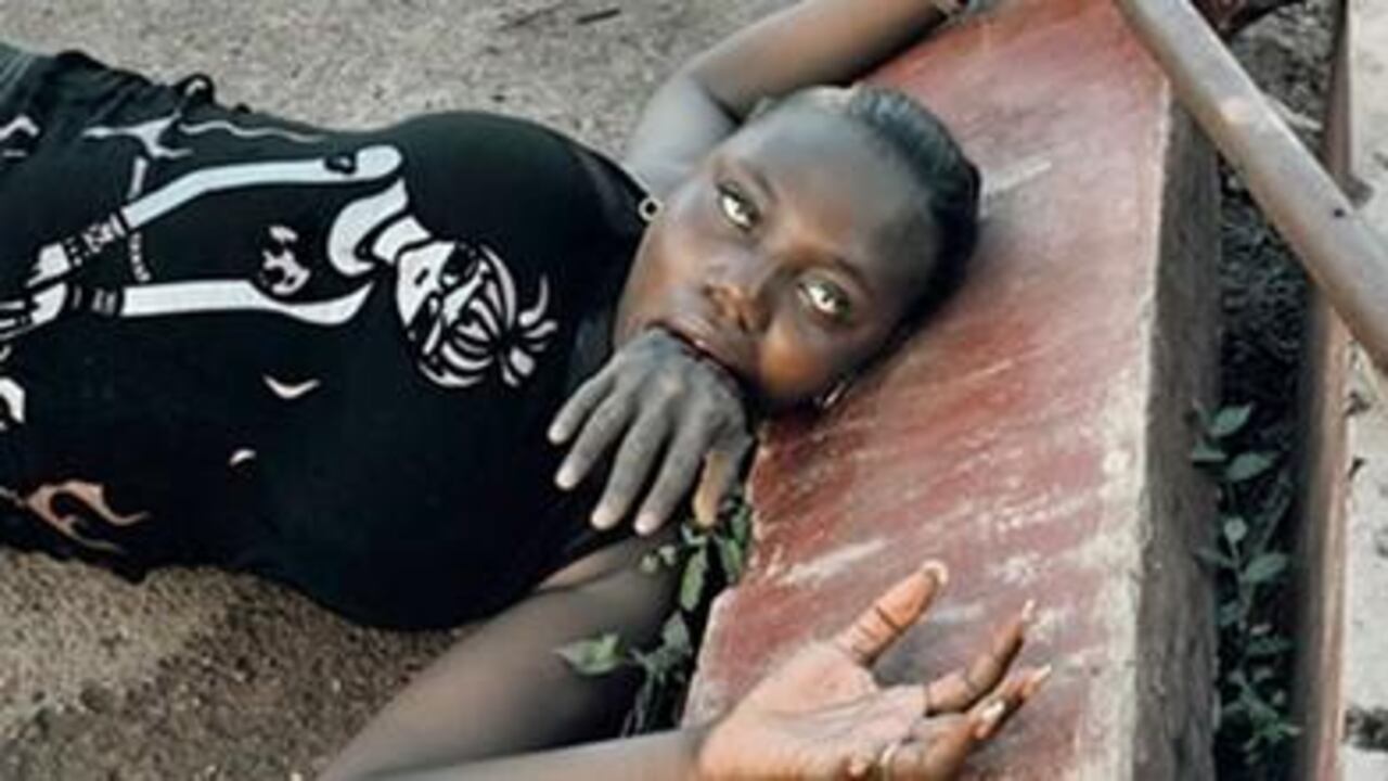 Zombies con cuerpos poseídos suelen transitar por el cine 'juju'.