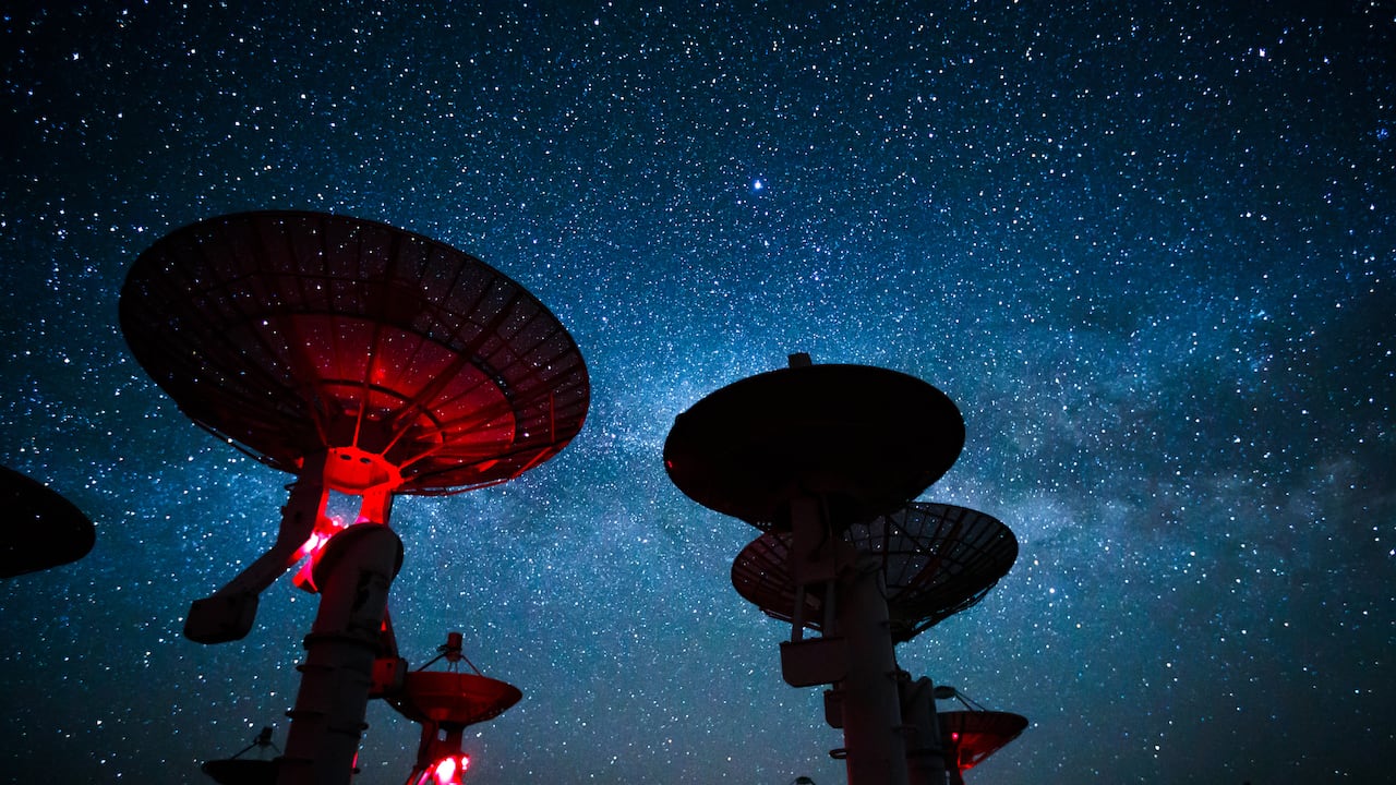 El descubrimiento permitió conocer por primera vez el campo magnético de un exoplaneta.