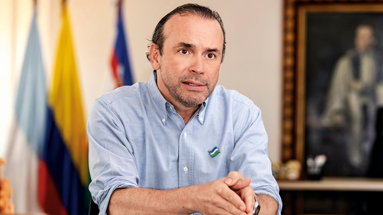 El alcalde de Cali, Alejandro Eder, responde por la ola de violencia que azota a la ciudad y lanza pullas al Gobierno Petro por su estrategia de seguridad.